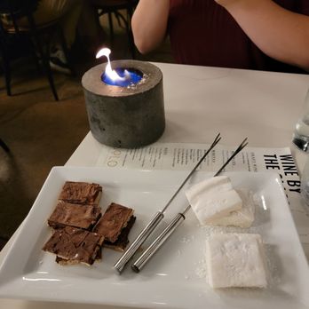SoLou - Table s'mores*very romantic* Good for 2 people - New American Near Me - Baton Rouge, Louisiana SoLou - Table s'mores*very romantic* Good for 2 people - New American Near Me - Baton Rouge, Louisiana