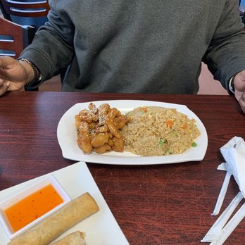 Five Star Eggrolls - # 22 Sesame Chicken Combo / Fried Rice/ Lo Mein Noodle - Thai Near Me - La Crosse, Wisconsin