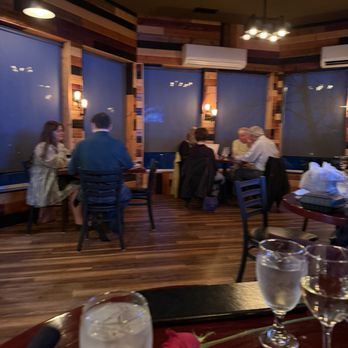Horseshoe Bend Bar and Grill - Dining area - Soup Near Me - Lake Ozark, Missouri Horseshoe Bend Bar and Grill - Dining area - Soup Near Me - Lake Ozark, Missouri