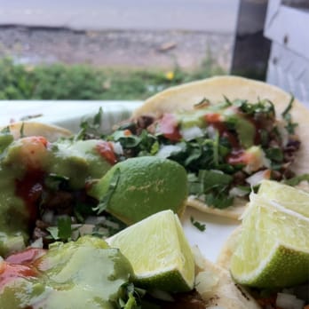 Mexcalli Black Truck - Food Trucks Near Me - New Haven, Connecticut