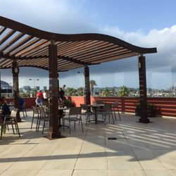 Ohtels Campo de Gibraltar - Breakfast terrace looking out over the marina
