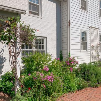 Wades Point Inn On The Bay - Main House - Hotels Near Me - McDaniel, Maryland
