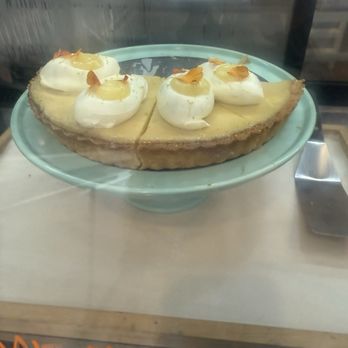 Beyond Pastry Studio - Key lime tart - Bakeries Near Me - Honolulu, Hawaii