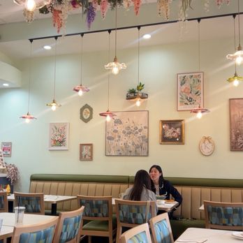 Kinaree Eatery - Indoor - Breakfast & Brunch Near Me - Irvine, California Kinaree Eatery - Indoor - Breakfast & Brunch Near Me - Irvine, California