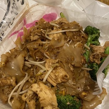Thai Basil Cuisine - 21. Pad Thai Chicken - Thai Near Me - Berkeley, California