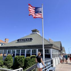 Brown's Restaurant - Restaurant
