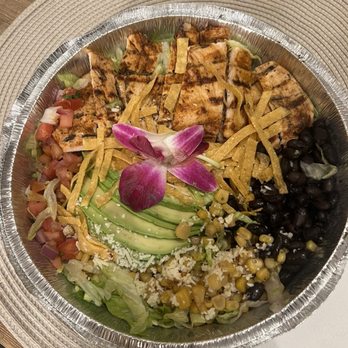 El Agave Mexican Seafood Grill - Ensalada de Pollo a la Parrilla / Grilled Chicken Salad - Mexican Near Me - Seneca, South Carolina