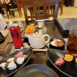 Niji Japanese Restaurant - Tako and uni plus a tasty Maki roll.