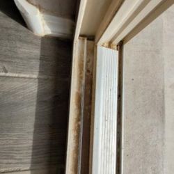 Miracles cleaning service - Patio door track