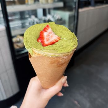 The Screaming Parrots Cafe - Desserts Near Me - Redmond, Washington