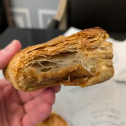Maison Julien - @endoedibles on Instagram 03/08/26 Chausson aux Pommes