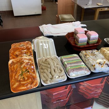 Jihwaja - Rice cakes on display - Bakeries Near Me - Los Angeles, California Jihwaja - Rice cakes on display - Bakeries Near Me - Los Angeles, California