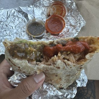 Cena Vegan - Big Vegan Burrito - Mexican Near Me - Los Angeles, California Cena Vegan - Big Vegan Burrito - Mexican Near Me - Los Angeles, California