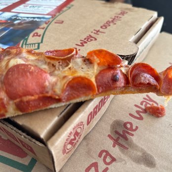 Mountain Mike's Pizza - Old reheated pizza posing as freshly made - Pizza Near Me - Temecula, California Mountain Mike's Pizza - Old reheated pizza posing as freshly made - Pizza Near Me - Temecula, California