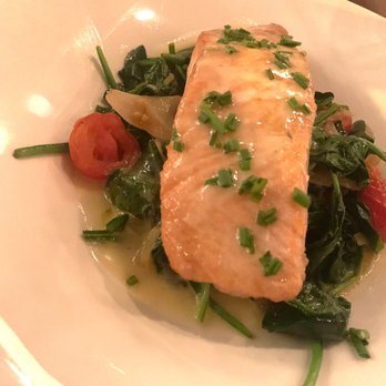 Willow Room - Salmon - Wine Bars Near Me - Chicago, Illinois