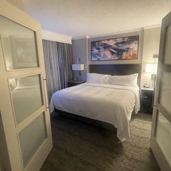 Chicago Marriott Suites O'Hare - King bed! - Hotels Near Me - Rosemont, Illinois Chicago Marriott Suites O'Hare - King bed! - Hotels Near Me - Rosemont, Illinois