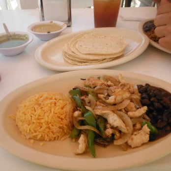 Playa Delfines - Lunch at a little hut on the beach - Beaches Near Me - Cancún, ROO Playa Delfines - Lunch at a little hut on the beach - Beaches Near Me - Cancún, ROO