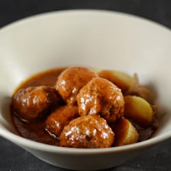 Edición Limitada Espacio Gastronómico - Albóndigas de ternera en salsa de eneldo y patata gajo casera
