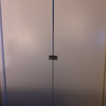 Oxford Suites Chico - Pocket door is not hung correctly so it doesn't close at the top. Room 312 - Hotels Near Me - Chico, California Oxford Suites Chico - Pocket door is not hung correctly so it doesn't close at the top. Room 312 - Hotels Near Me - Chico, California