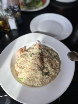 Archie's Restaurant & Pizzeria by null