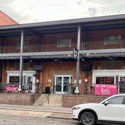 Twisted Sisters Patio Bar - Street view