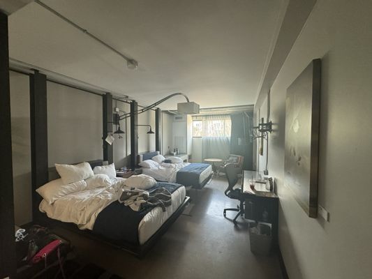 FOUND:RE Phoenix Hotel by null