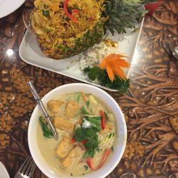 Kinkao - Pineapple fried rice and Green Curry Vegetable