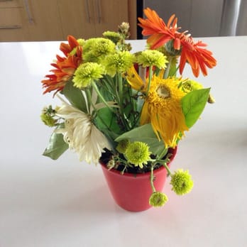 Alysson's Flowers And Gifts - $100 bouquet 2 days later...pathetic!!! - Florists Near Me - Long Beach, California Alysson's Flowers And Gifts - $100 bouquet 2 days later...pathetic!!! - Florists Near Me - Long Beach, California