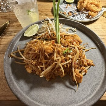 SaiTong Thai - Pad Thai - Thai Near Me - New York, New York SaiTong Thai - Pad Thai - Thai Near Me - New York, New York
