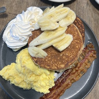Breakfast at Victoria's AMI - Sophia's combo plus Eleonora pancakes - Breakfast & Brunch Near Me - Holmes Beach, Florida