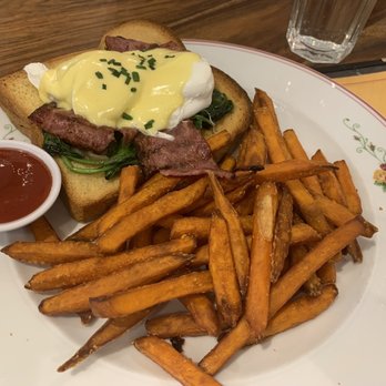Cafe Landwer - Turkey Bacon Benedict - Breakfast & Brunch Near Me - Boston, Massachusetts Cafe Landwer - Turkey Bacon Benedict - Breakfast & Brunch Near Me - Boston, Massachusetts