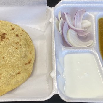 99 Punjabi dhaba - Naan, Onions, Yogurt, & Chicken Curry - Indian Near Me - Traver, California