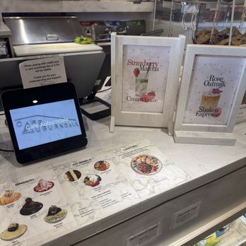 Cafe Auburndale - Coffee & Tea Near Me - Flushing, New York