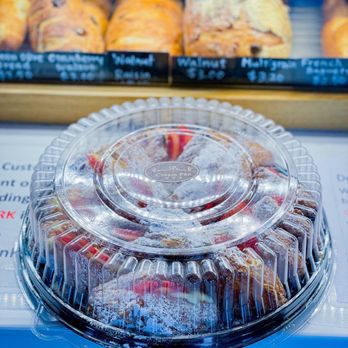 Cream Pan - Strawberry Croissant - Bakeries Near Me - Tustin, California