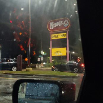Wendy's - Wendy's is packed like every other fast food place at 9:55 p.m. - Burgers Near Me - Detroit, Michigan Wendy's - Wendy's is packed like every other fast food place at 9:55 p.m. - Burgers Near Me - Detroit, Michigan