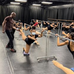 Chicago Multicultural Dance Center - Ballet Training with Mr. Homer
