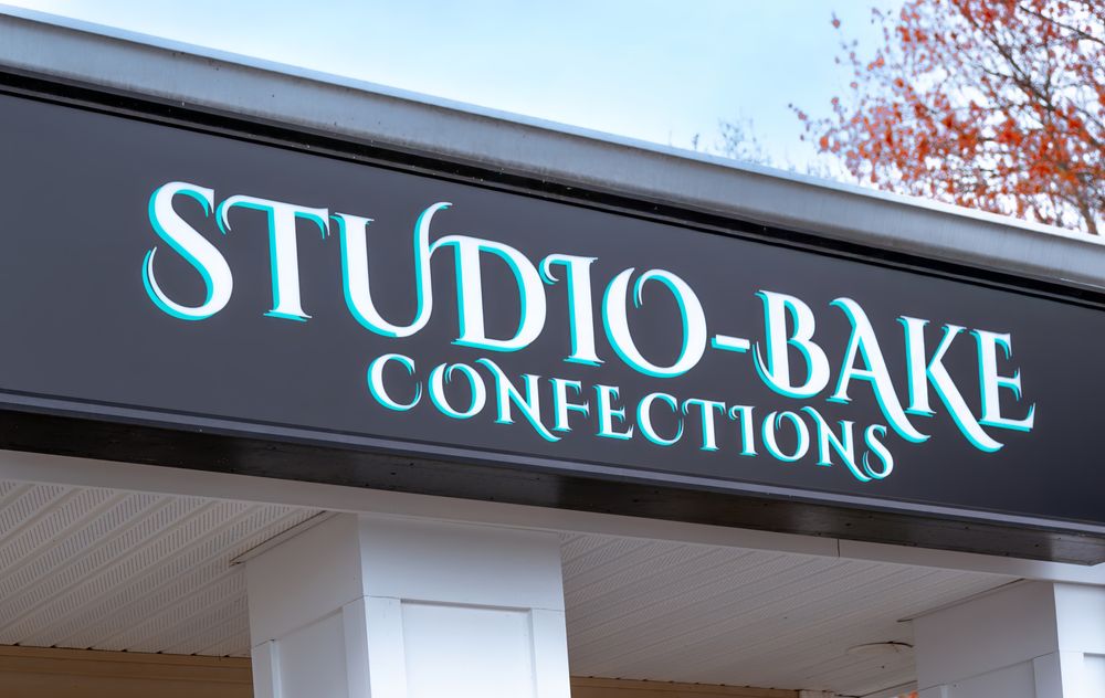 Studio Bake Confections Logo