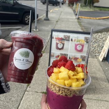 Spoon & Straw - Berry smoothie & smoothie bowl - Coffee & Tea Near Me - Marysville, Washington