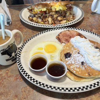 Black Bear Diner - Diners Near Me - Rancho Cucamonga, California