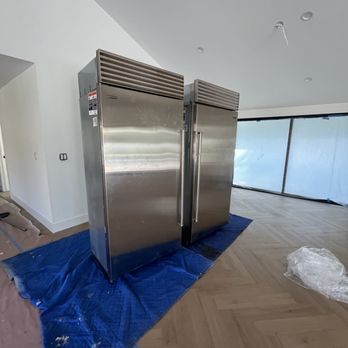 AGR Moving Services - Subzero refrigerators - Movers Near Me - Los Angeles, California AGR Moving Services - Subzero refrigerators - Movers Near Me - Los Angeles, California