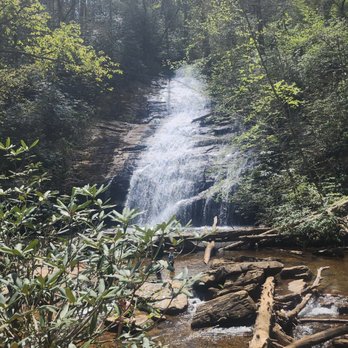 Helton Creek Falls - Hiking Near Me - Blairsville, Georgia Helton Creek Falls - Hiking Near Me - Blairsville, Georgia