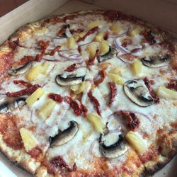Mona Liza - Vegetarian pizza with sun dried tomatoes