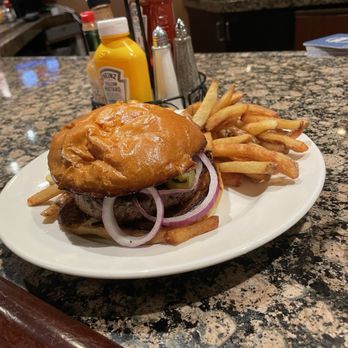 MVP Pub - Burger w/fries - Pubs Near Me - Springfield, Massachusetts