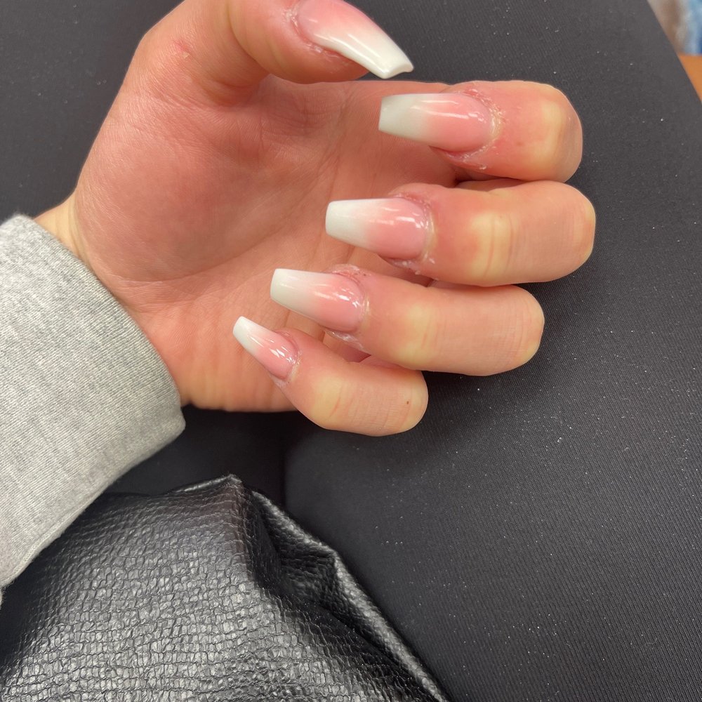 Ivy's Nails & Spa - Acrylics by Gary! - Nail Salons Near Me - Temecula, California