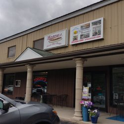 Torony's Giant Hot Dog - The Outside View
