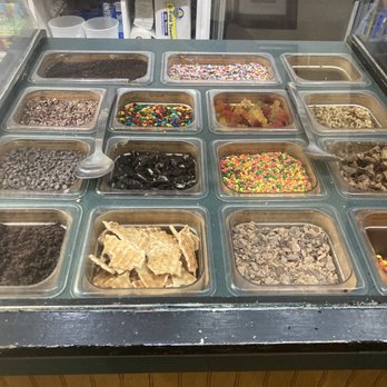 Praline's Cafe - Assortment of toppings - Ice Cream & Frozen Yogurt Near Me - Southington, Connecticut Praline's Cafe - Assortment of toppings - Ice Cream & Frozen Yogurt Near Me - Southington, Connecticut