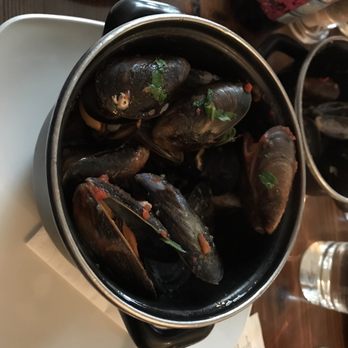 Howies - Mussels - Scottish Near Me - Edinburgh, EDH Howies - Mussels - Scottish Near Me - Edinburgh, EDH