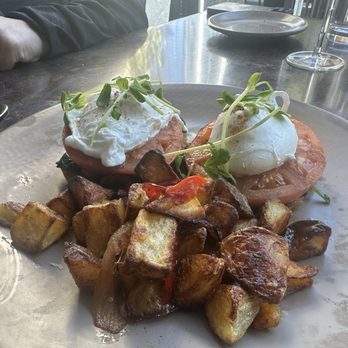 Frog & Slim - New American Near Me - Sacramento, California Frog & Slim - New American Near Me - Sacramento, California