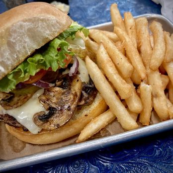Cartwright's Ranch House - Mushrooms and Swiss Burger - Breakfast & Brunch Near Me - Denton, Texas