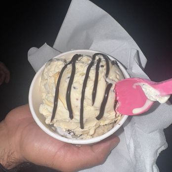 Baskin Robbins - The worker told me that "this was as good as it was gonna get" when I asked for hot fudge and still charged for hot fudge lol - Ice Cream & Frozen Yogurt Near Me - Cameron, North Carolina Baskin Robbins - The worker told me that "this was as good as it was gonna get" when I asked for hot fudge and still charged for hot fudge lol - Ice Cream & Frozen Yogurt Near Me - Cameron, North Carolina